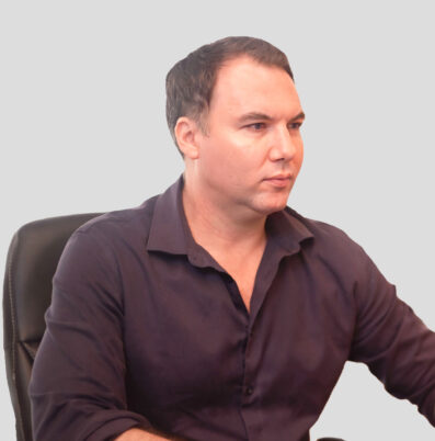 Executive directors-04