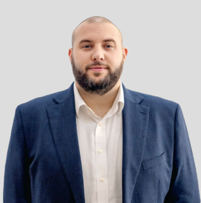 Executive directors-08